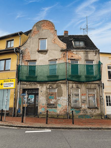 Sanierungsprojekt mit Charakter – Gestalten Sie Ihr eigenes Stadthaus von Grund auf